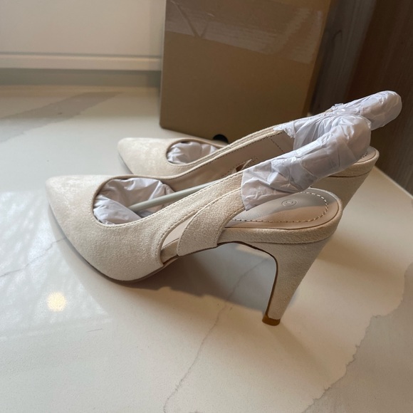 SIZE 7 WOMENS SLINGBACK DRESS PUMP HEELS - CREAM COLOUR - Picture 2 of 10